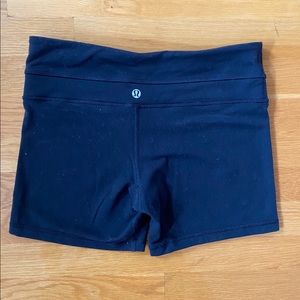 Lululemon yoga shorts mid rise